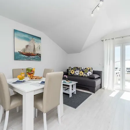 Апартаменти Hiperion Задар